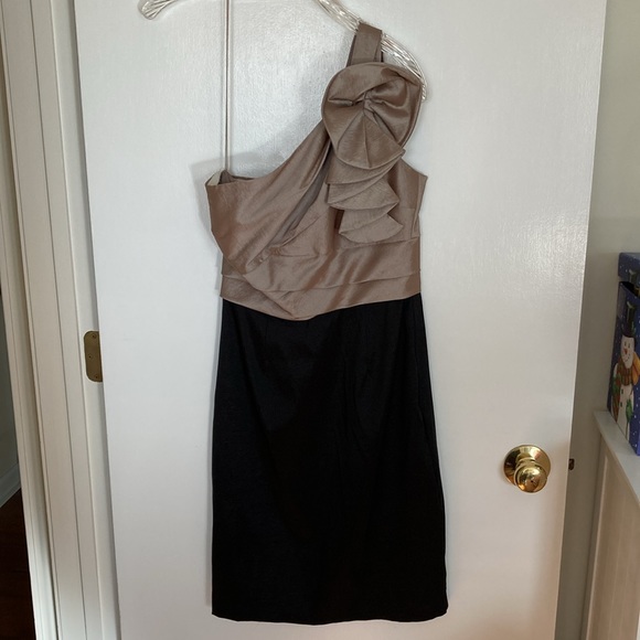 London Times, One Shoulder, Champaign and black, Size 4 Dress - Picture 1 of 11